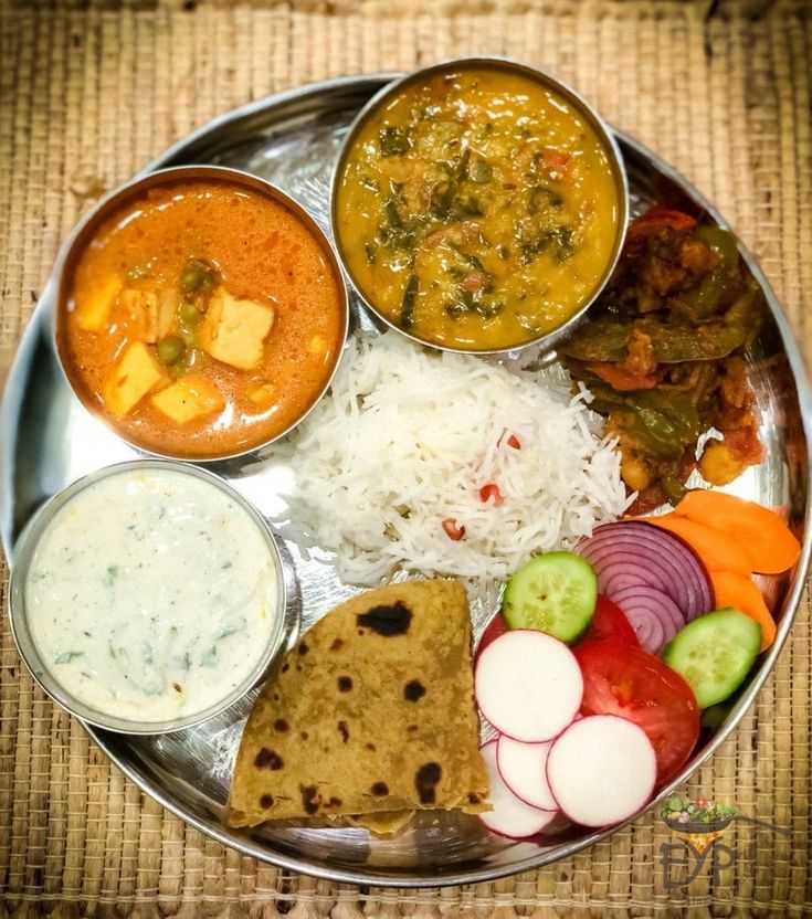 matar paneer, spinach dal & bell pepper fry indian thali